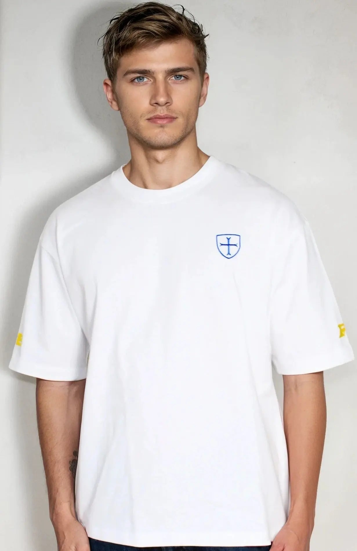Paganus 280 gsm white t-shirt with a king billy logo