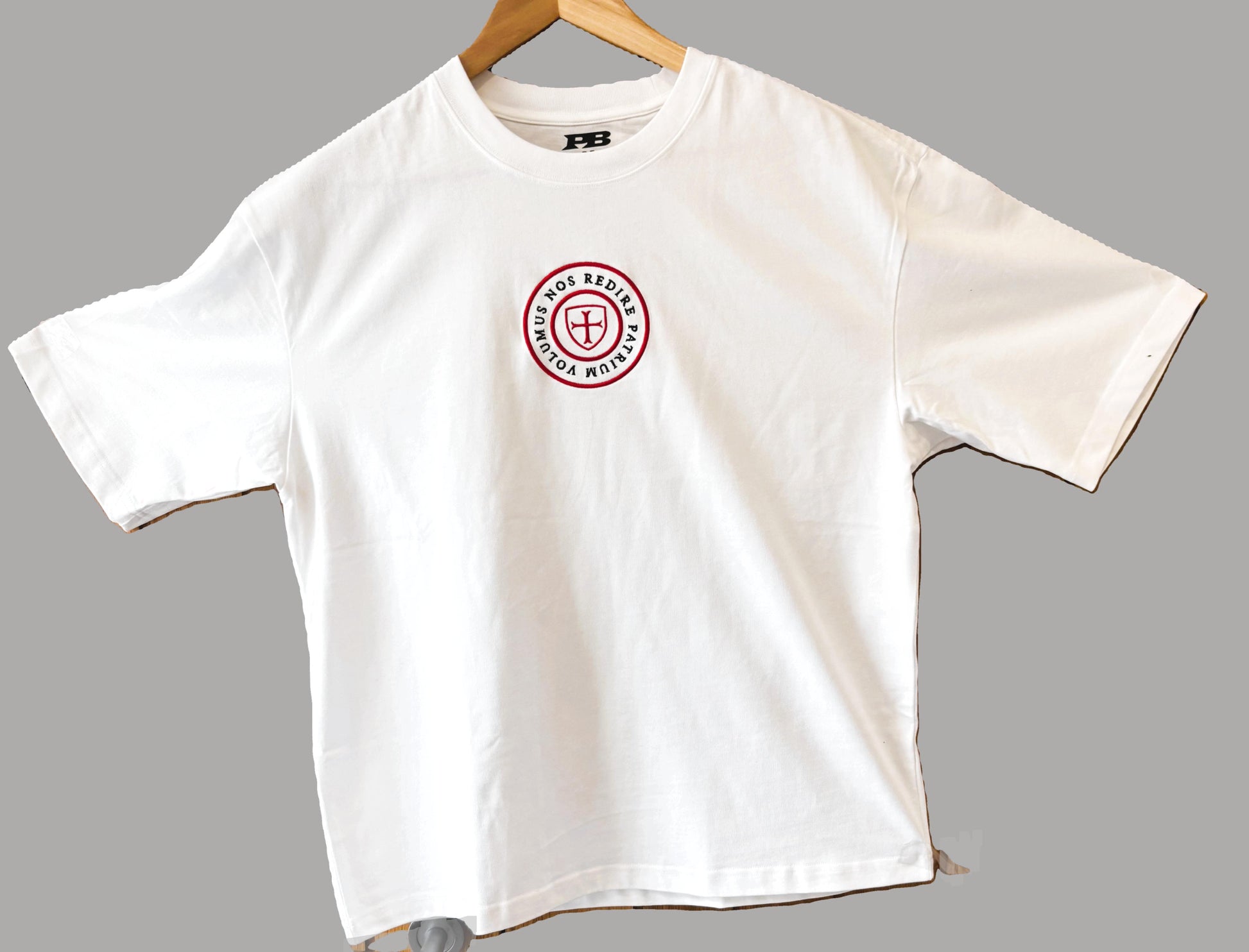 White t-shirt with patriot logo